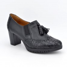 1061180 - Zapato abotinado borlas negro